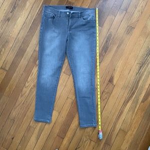 Banana Republic Women's size 30/10 Gray Skinny Fit Jean